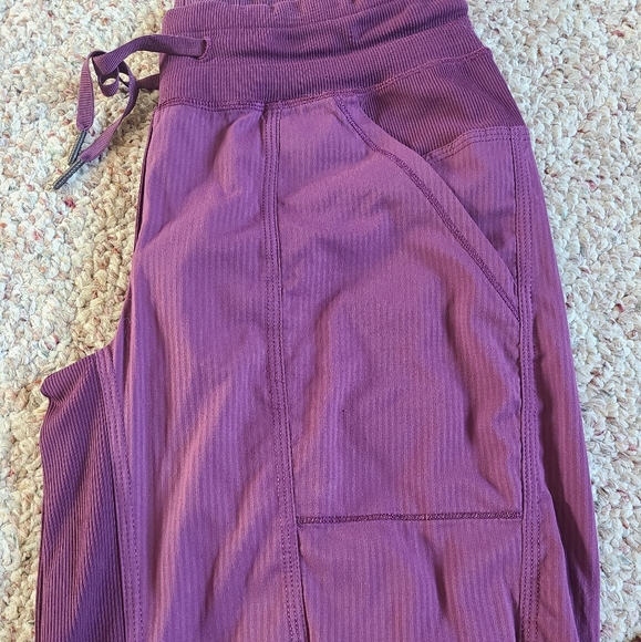 Lululemon Street To Studio Pant II *Unlined Size 4 ♡ Regal Plum - Picture 3 of 10